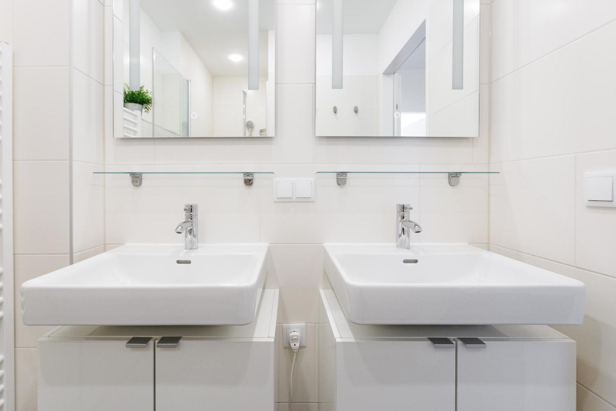 Spacious Group With Balcony * Viena