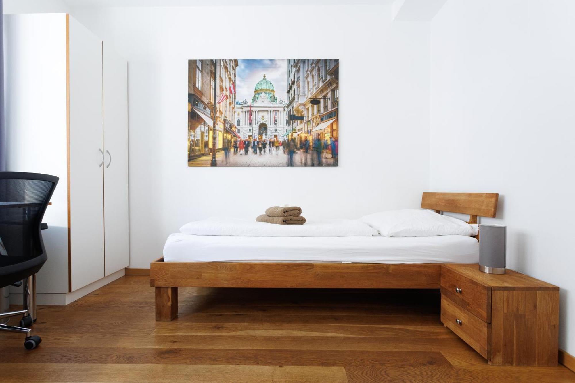 Spacious Group With Balcony Apartment Wien